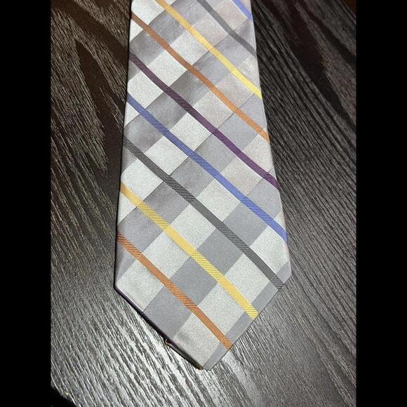 Jos. A. Bank Men's Necktie Tie Silk Gray Checkered Hand Sewn - Picture 1 of 2